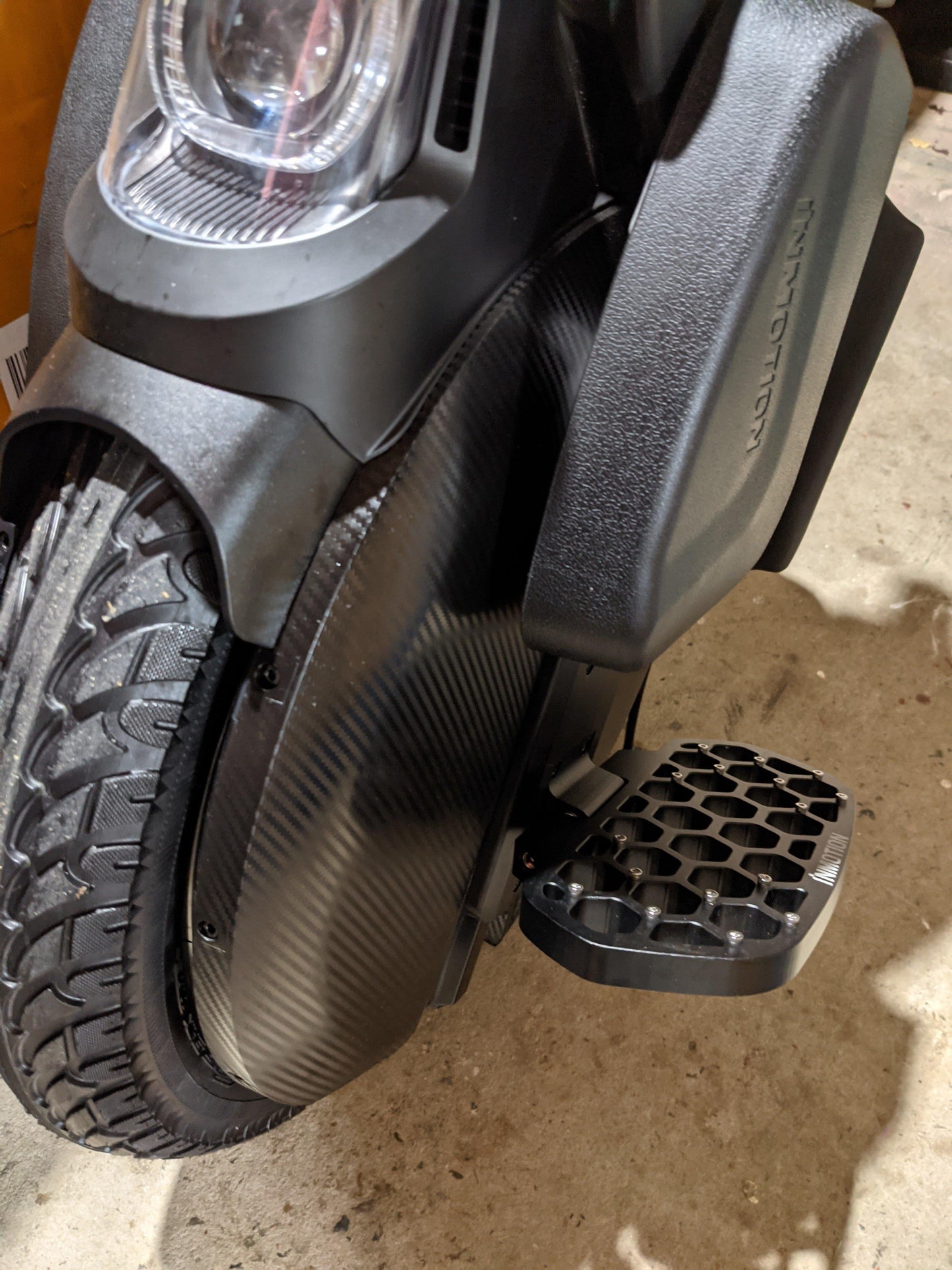 Inmotion V11 Electric Unicycle - Motorised Electric Unicycle Australia